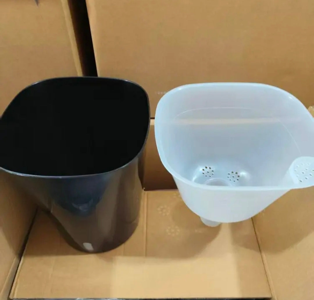 Black Glossy Self-Watering Plant Pots – Various Sizes